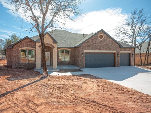 8121 Longbow Drive, Arcadia, OK 73007
