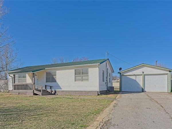 311 N Cimarron Road, Tuttle, OK 73089