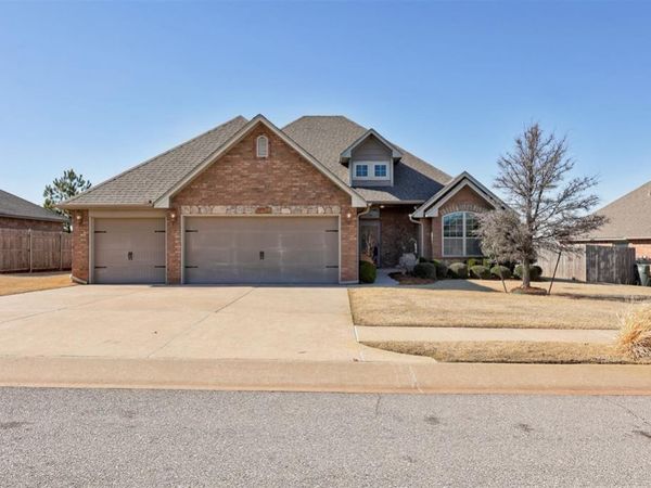 5009 Champlain Place, Edmond, OK 73025