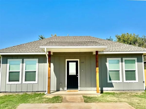 1307 SW Georgia Avenue, Lawton, OK 73501
