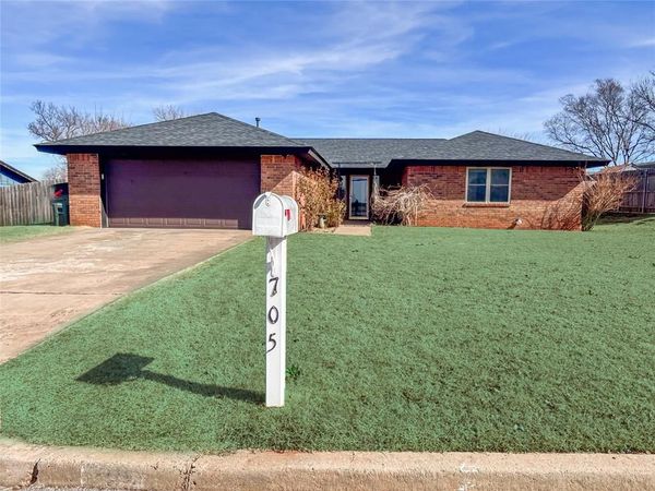 705 S 28th Street, Clinton, OK 73601