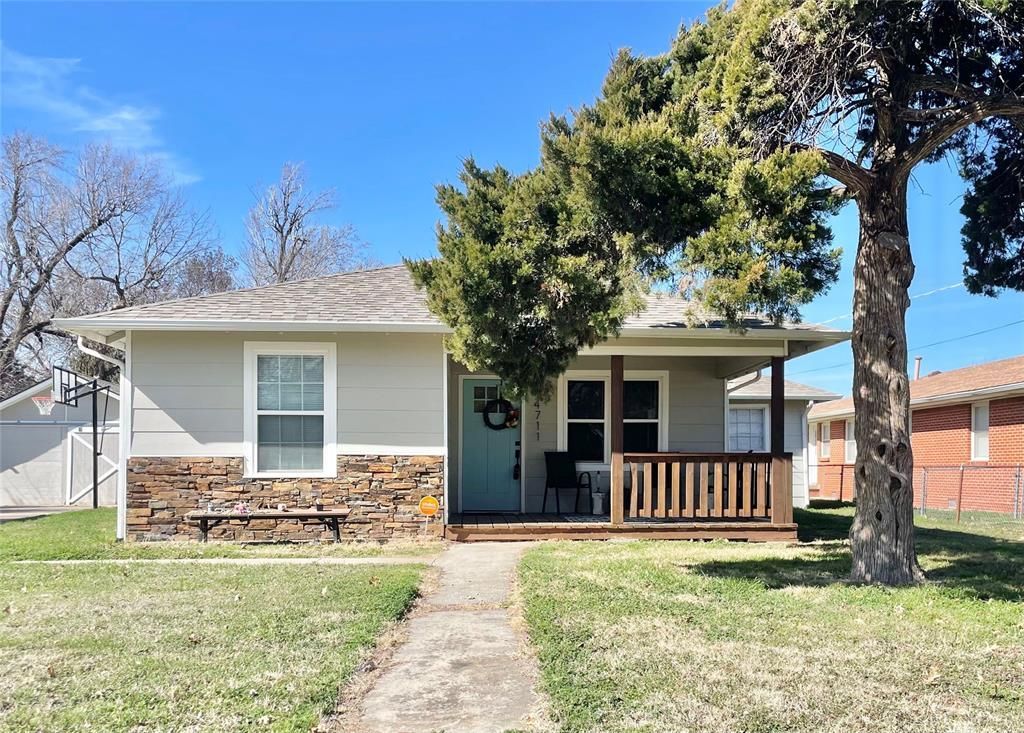 4711 N Grove Avenue, Warr Acres, OK 73122 Main Photo