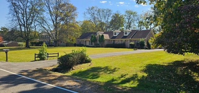 132 Choctaw Dr, Hendersonville, TN 37075 Main Photo