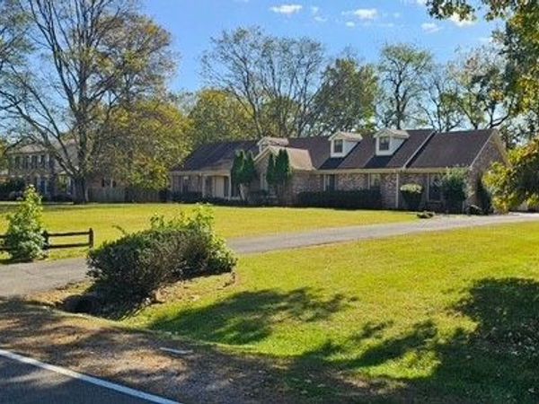 132 Choctaw Dr, Hendersonville, TN 37075