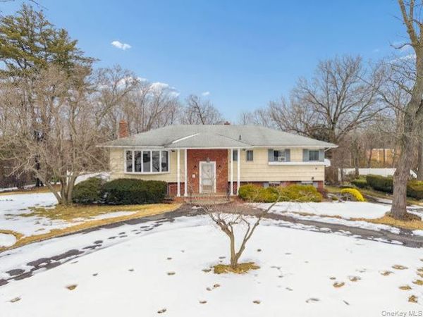 14 Jeffrey Lane , Great Neck, NY 11020