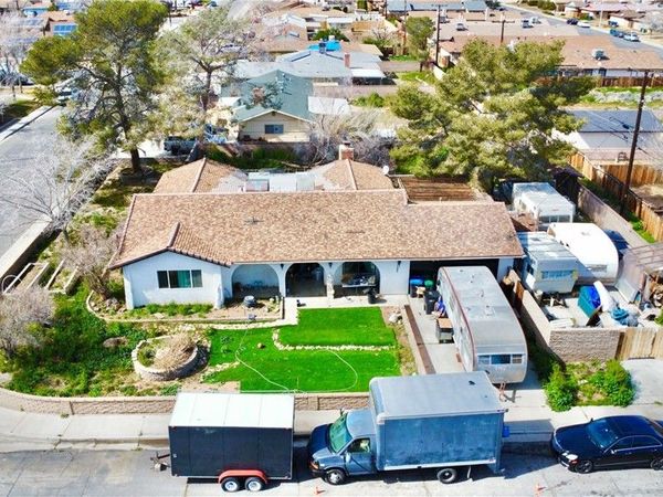 135 S Broadway Street, Ridgecrest, CA 93555