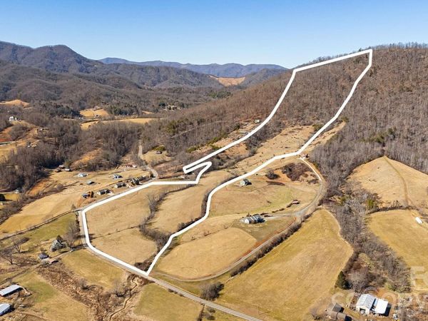 99999 Green Valley Road , Leicester, NC 28748