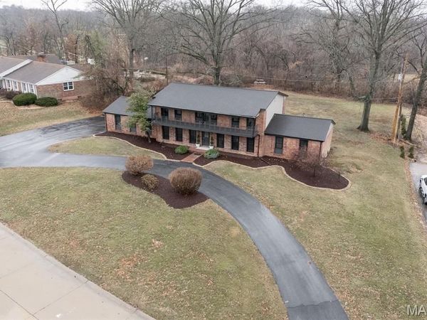 11584 New London Drive, St Louis, MO 63141