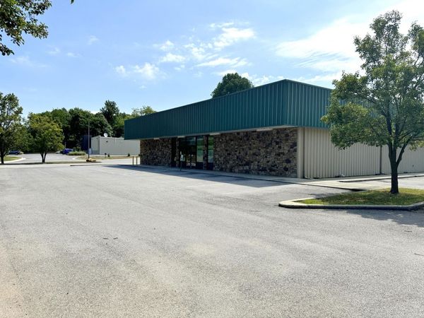 17720 Main ST , Buchanan, VA 24066