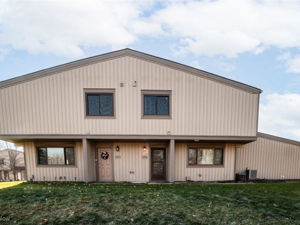 11826 Harbour Light Drive, North Royalton, OH 44133