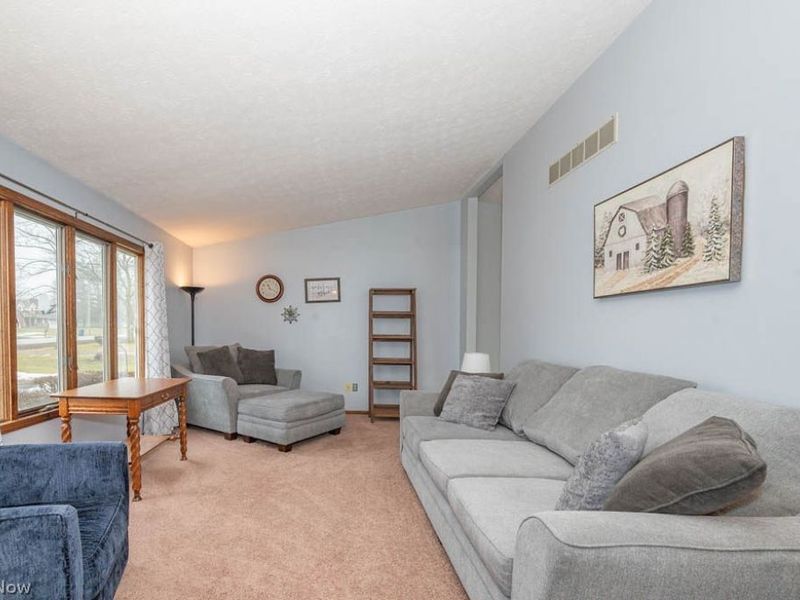 4957 E Calla Road, New Middletown, OH 44442 Photo 2