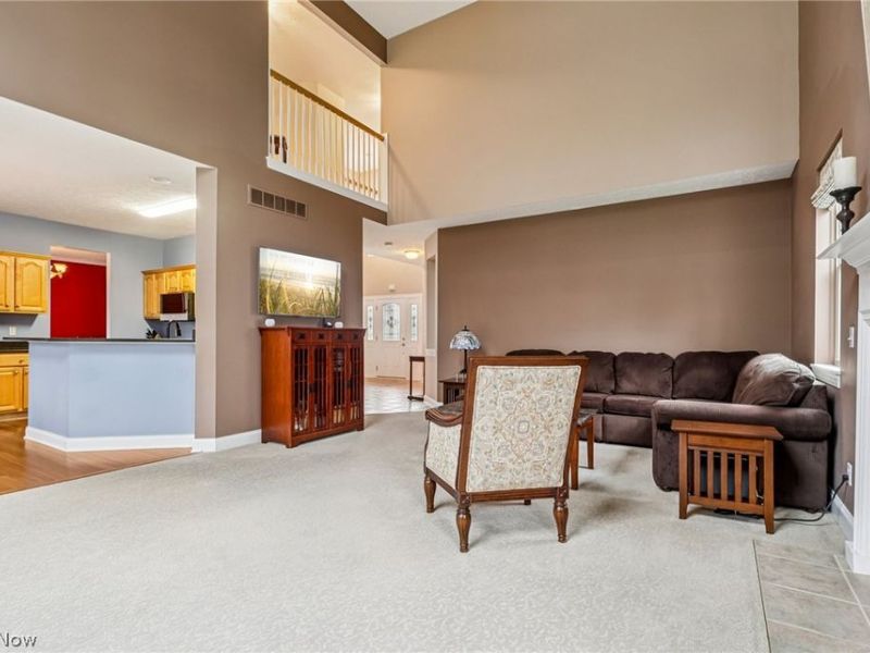 24895 W Northwood Drive, Olmsted Falls, OH 44138 Photo 4