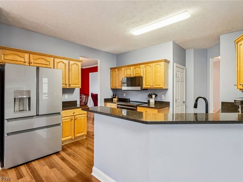 24895 W Northwood Drive, Olmsted Falls, OH 44138 Photo 6