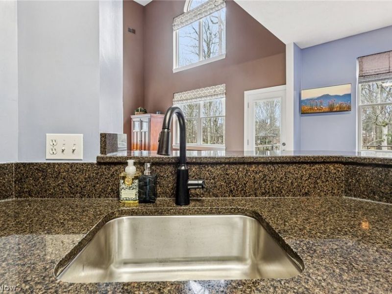 24895 W Northwood Drive, Olmsted Falls, OH 44138 Photo 9