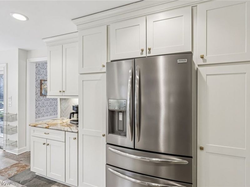 22025 Lake Road, Rocky River, OH 44116 Photo 18