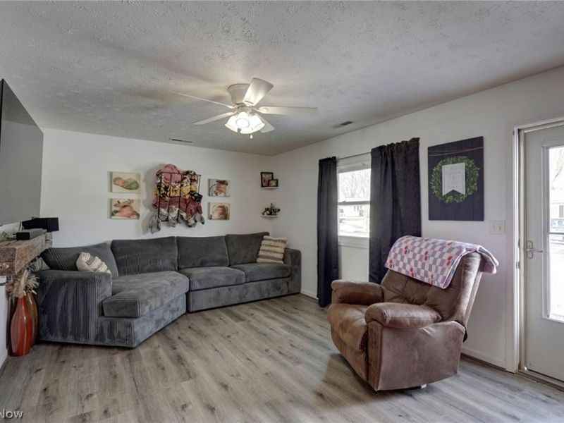 100 Winfield Court, Bellevue, OH 44811 Photo 6