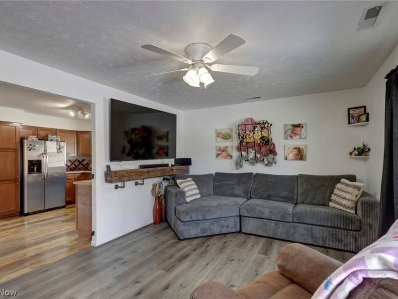 100 Winfield Court, Bellevue, OH 44811 Photo 7