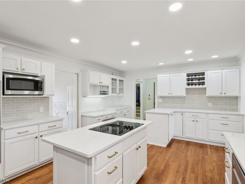 534 Ghentwood Drive, Akron, OH 44333 Photo 10