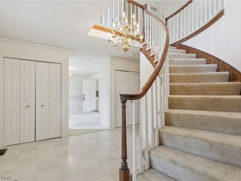 534 Ghentwood Drive, Akron, OH 44333 Photo 2