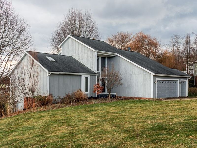 6142 Cheryl Place, Painesville, OH 44077 Photo 2