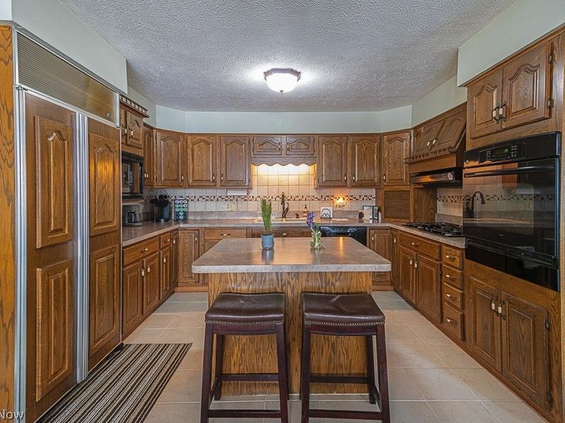 6142 Cheryl Place, Painesville, OH 44077 Photo 9