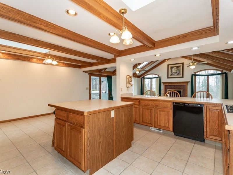 9165 Trish Lane, Chardon, OH 44024 Photo 10