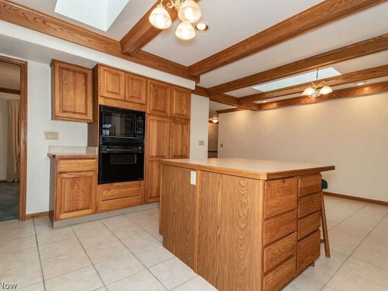 9165 Trish Lane, Chardon, OH 44024 Photo 12