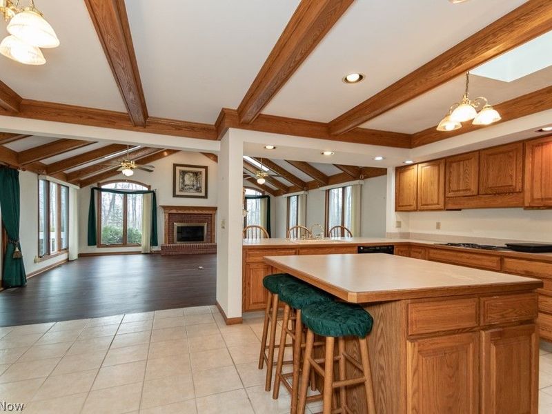 9165 Trish Lane, Chardon, OH 44024 Photo 13