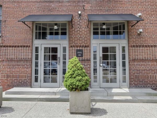 2043 Random Road, Unit 303, Cleveland, OH 44106