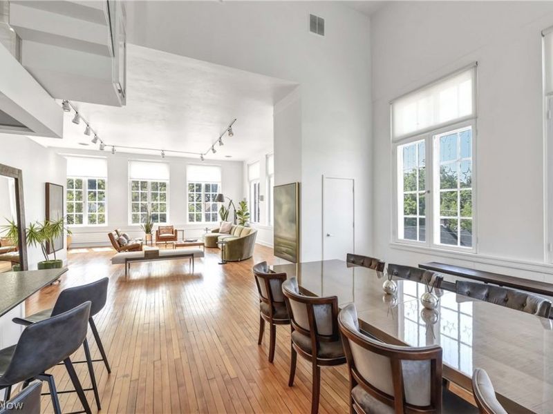 2043 Random Road, Unit 303, Cleveland, OH 44106 Photo 15