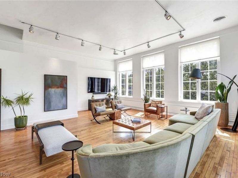 2043 Random Road, Unit 303, Cleveland, OH 44106 Photo 17