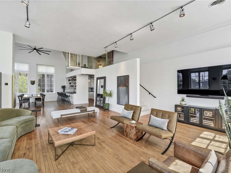 2043 Random Road, Unit 303, Cleveland, OH 44106 Photo 19