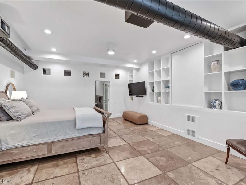 2043 Random Road, Unit 303, Cleveland, OH 44106 Photo 24