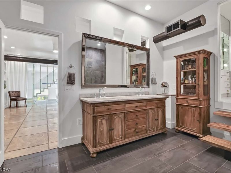 2043 Random Road, Unit 303, Cleveland, OH 44106 Photo 28