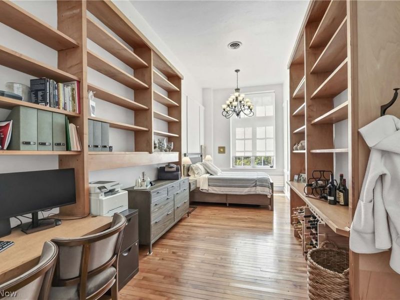 2043 Random Road, Unit 303, Cleveland, OH 44106 Photo 5