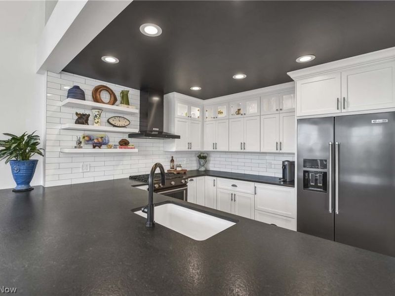 2043 Random Road, Unit 303, Cleveland, OH 44106 Photo 8