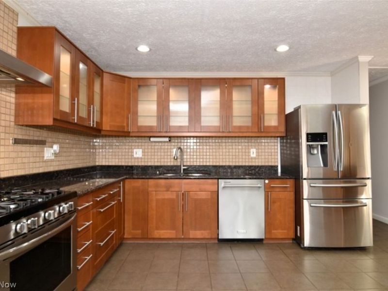 12894 Falling Water Road, Strongsville, OH 44136 Photo 10