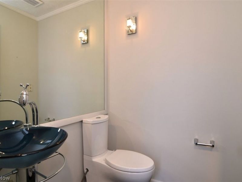 12894 Falling Water Road, Strongsville, OH 44136 Photo 22