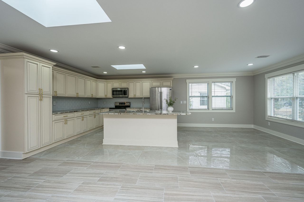 311 Adeline Drive Photo 9