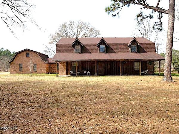 13111 Maida Hurd Road, Moss Point, MS 39562