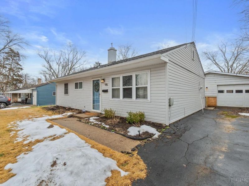 915 Sunrise Drive, Loveland, OH 45140 Photo 3