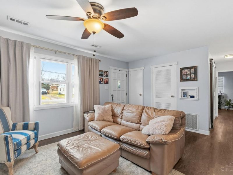 915 Sunrise Drive, Loveland, OH 45140 Photo 6