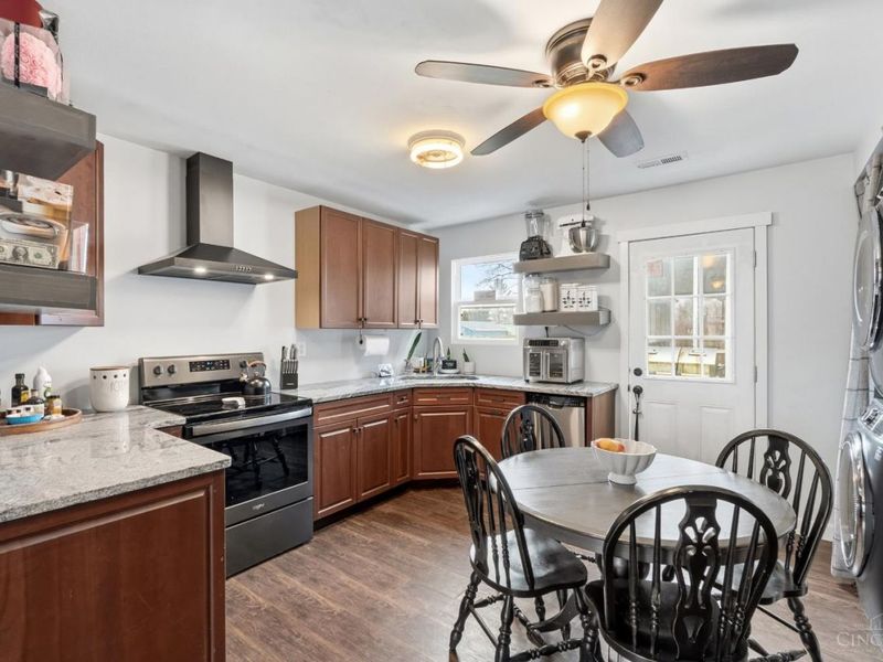 915 Sunrise Drive, Loveland, OH 45140 Photo 7