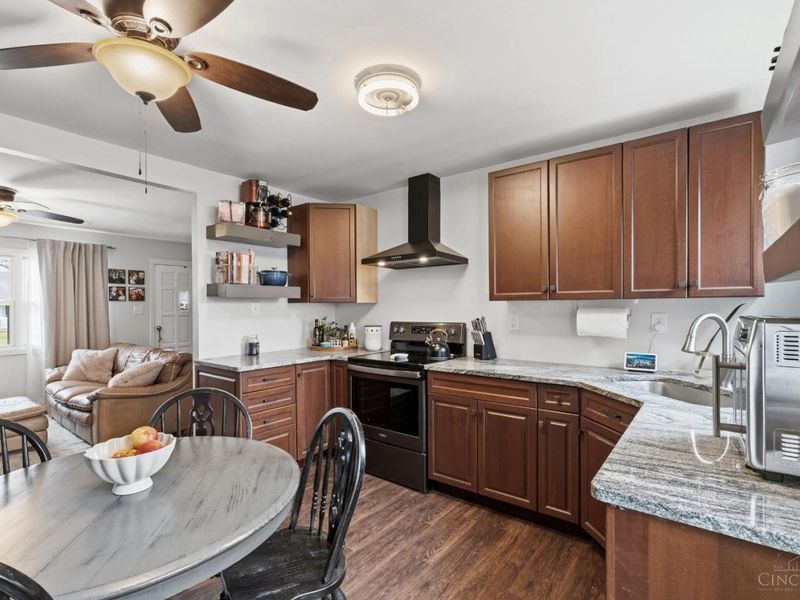 915 Sunrise Drive, Loveland, OH 45140 Photo 8