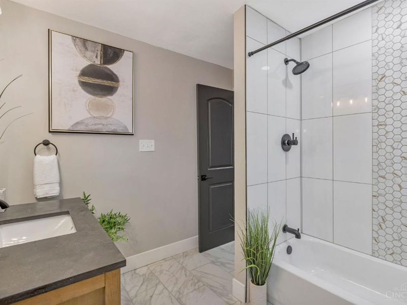 5753 Boomer Road, Green Township, OH 45247 Photo 17