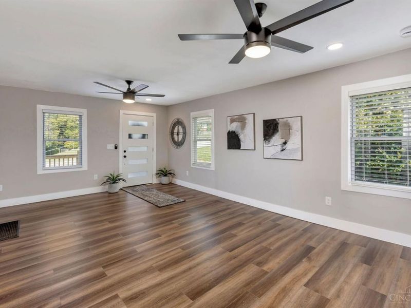 5753 Boomer Road, Green Township, OH 45247 Photo 6