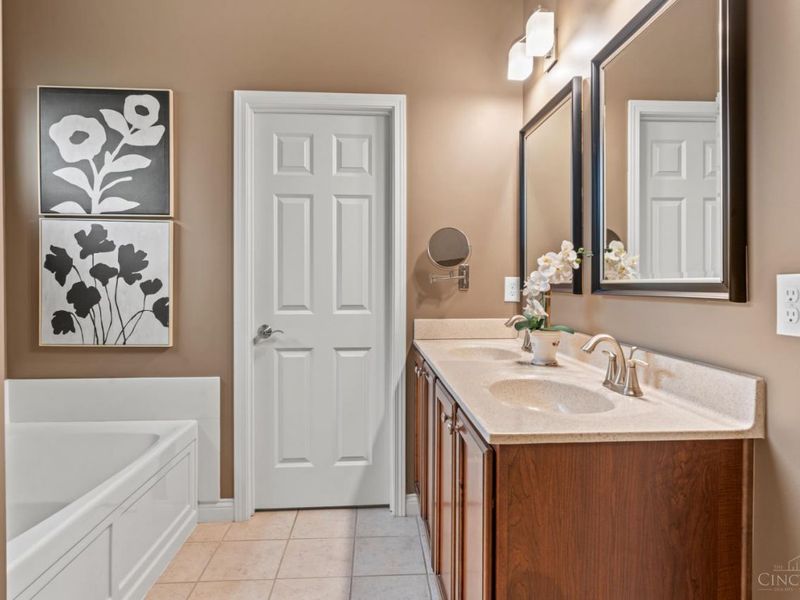 682 Hyacinth Road, Union Twp, OH 45245 Photo 45