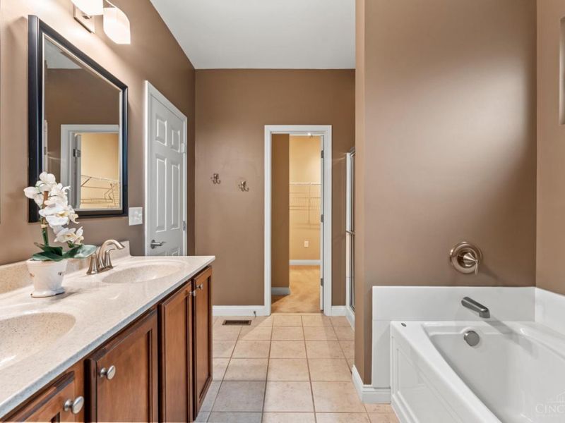 682 Hyacinth Road, Union Twp, OH 45245 Photo 46