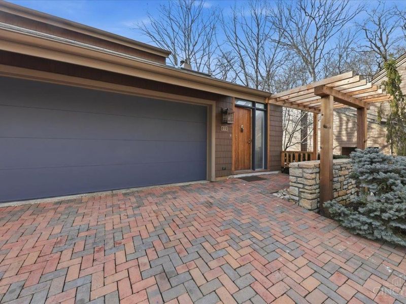 11 Spring Hill, Cincinnati, OH 45227 Photo 2