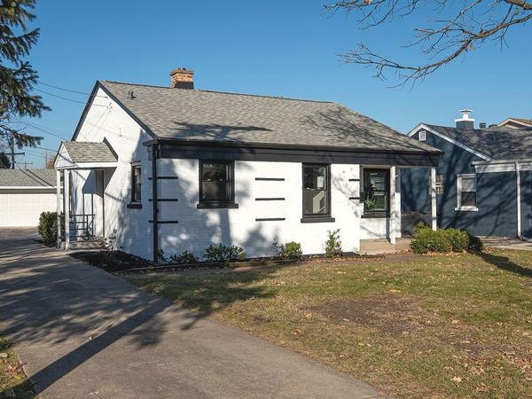 6964 W Cleveland Street, Niles, IL 60714